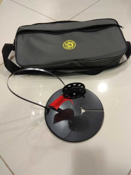 Жерлица с угл. стойкой в сумке Щукарь с черн. катушкой d.60 10шт Три Кита